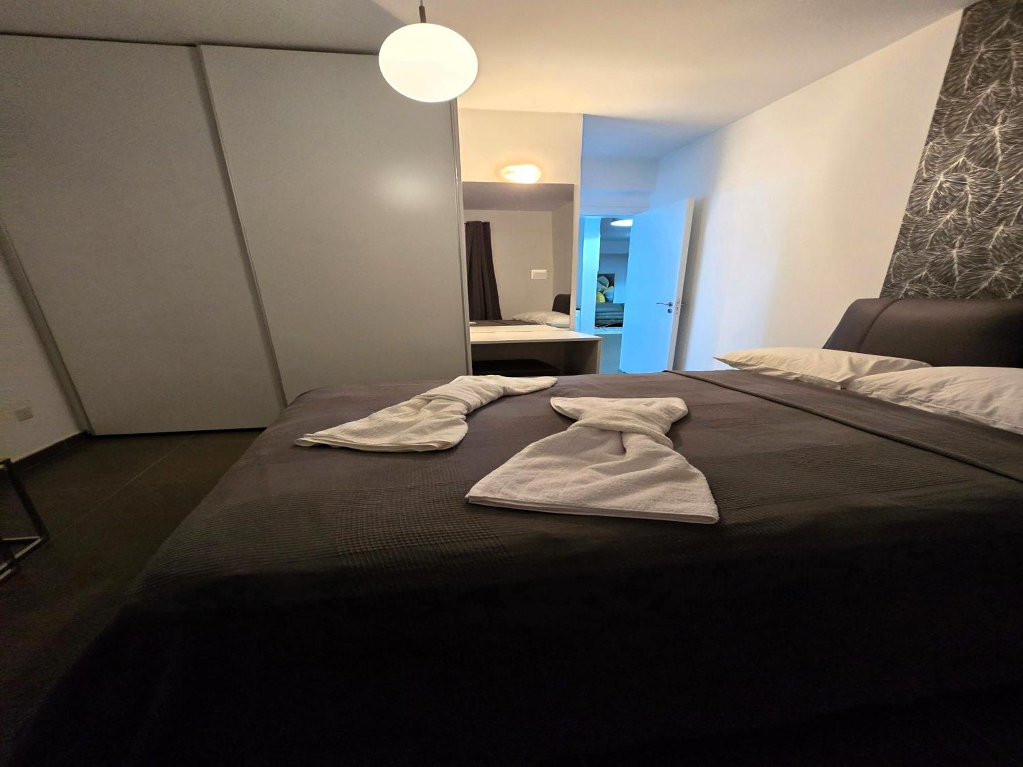 Golden Bay Deluxe Holiday Apartment Protaras Zewnętrze zdjęcie