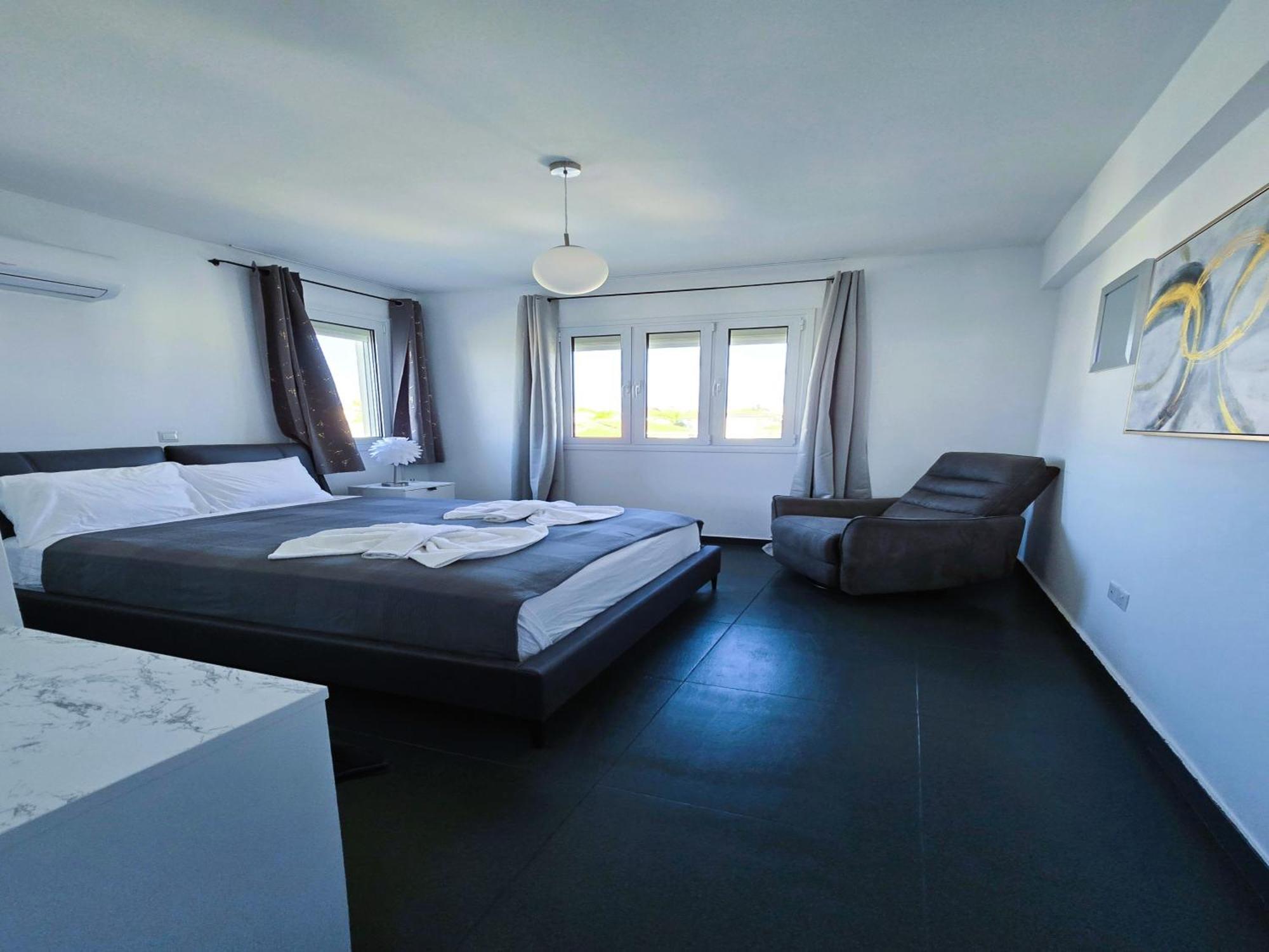 Golden Bay Deluxe Holiday Apartment Protaras Zewnętrze zdjęcie